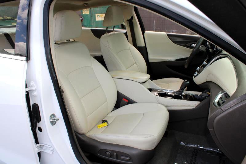 Used 2019 Chevrolet Malibu Premier w/ Sun and Wheel Package image 9