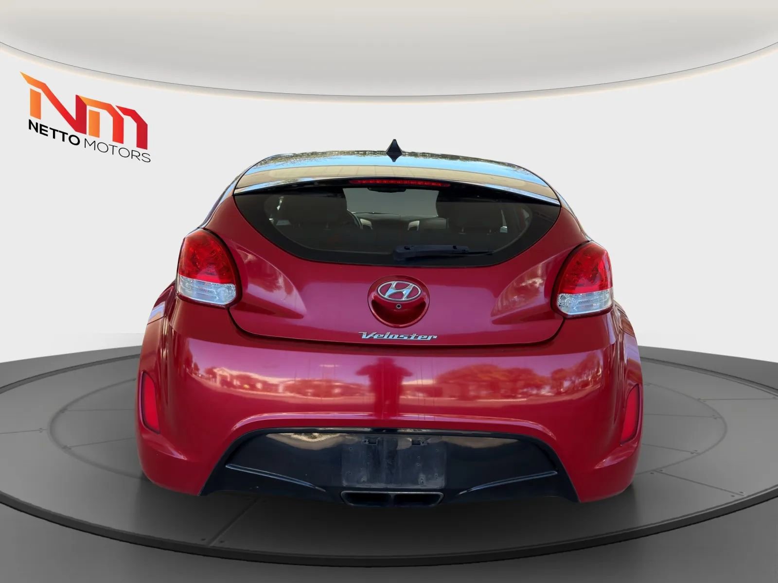 Used 2017 Hyundai Veloster Value Edition image 4