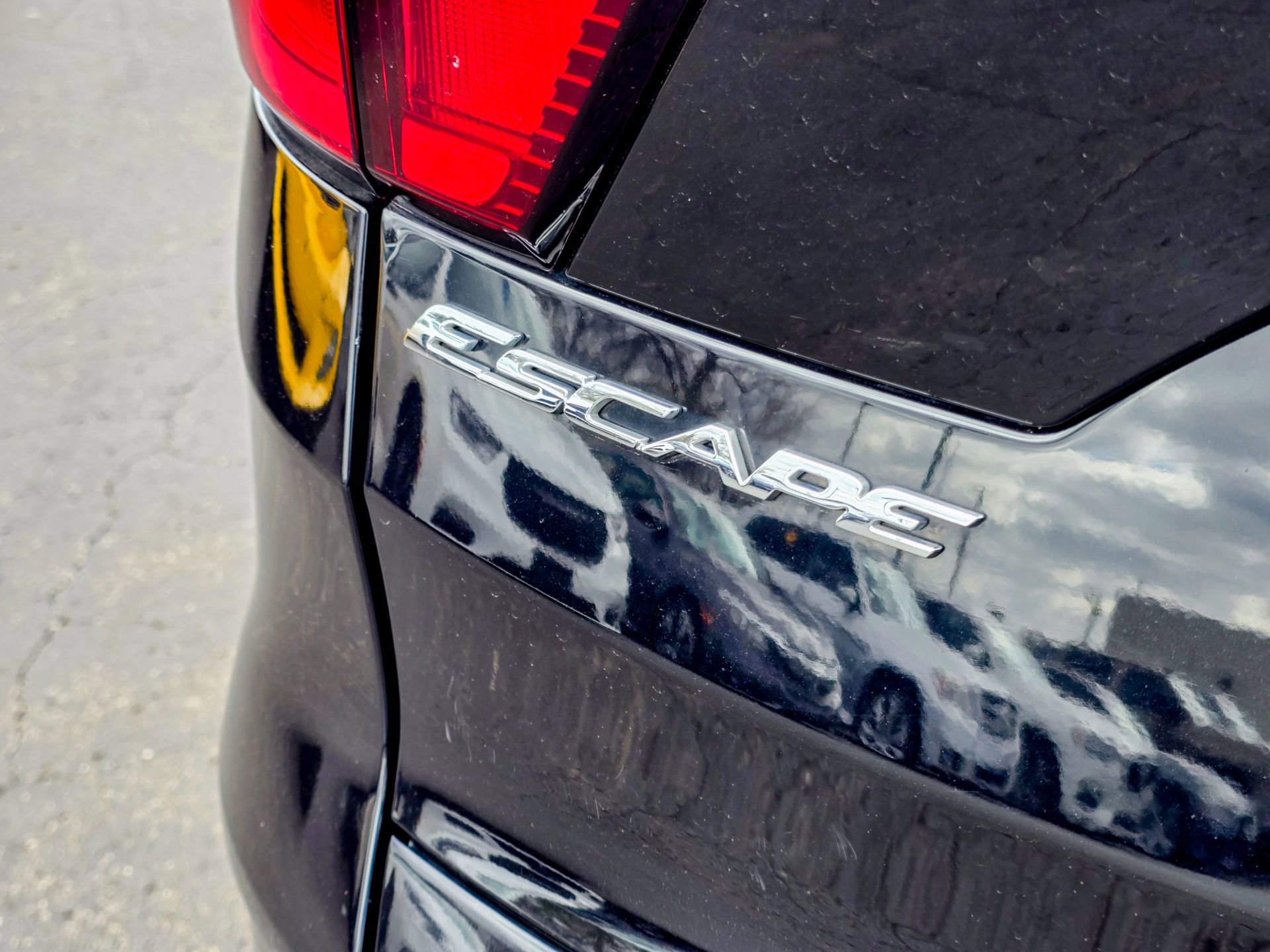 Used 2019 Ford Escape S image 25