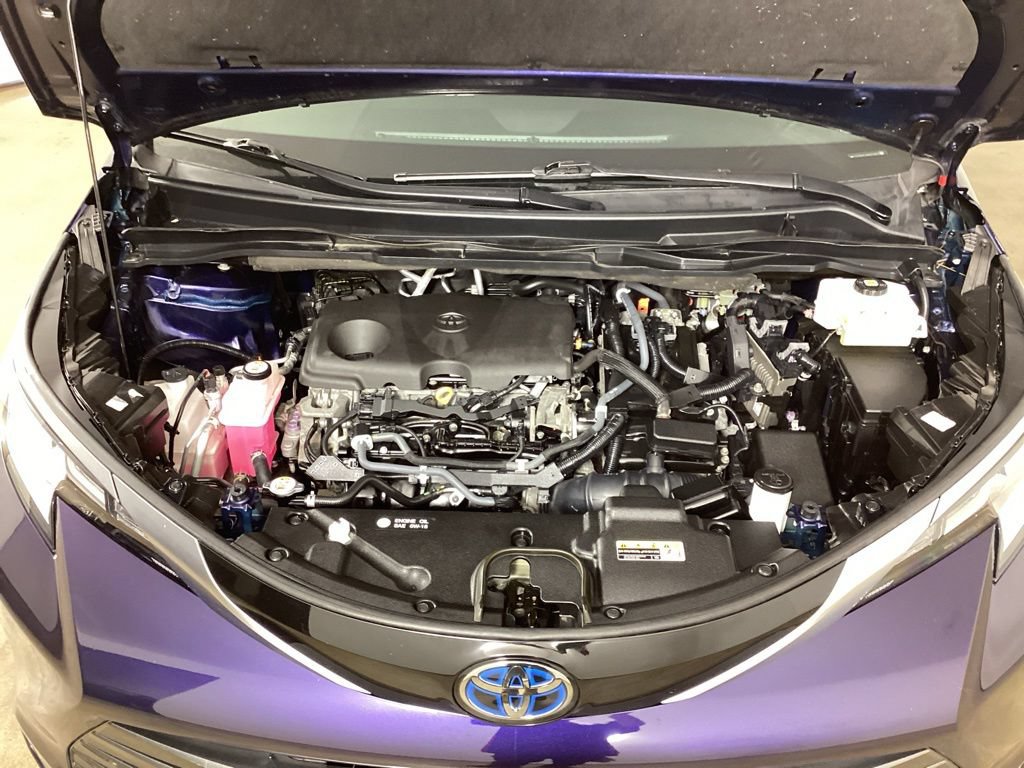 Used 2021 Toyota Sienna Limited FWD image 27