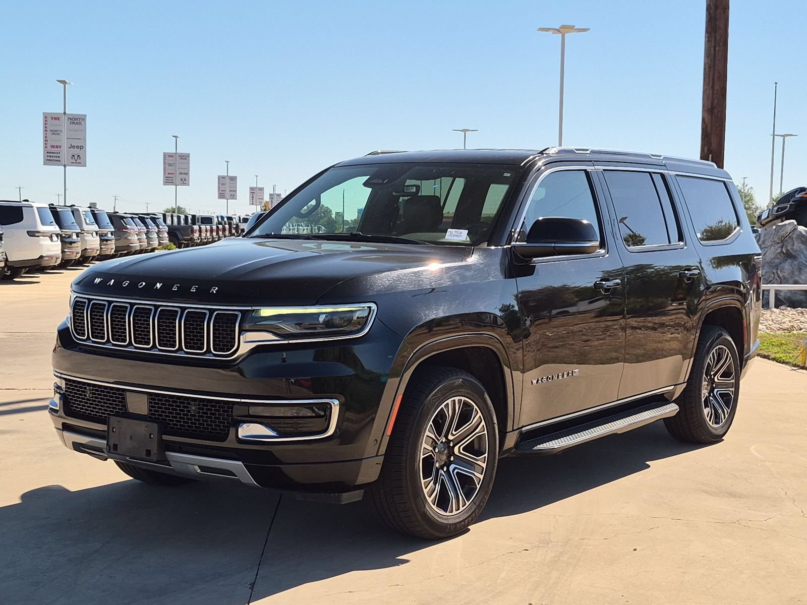 Used 2024 Jeep Wagoneer Series II AWD/4WD image 7