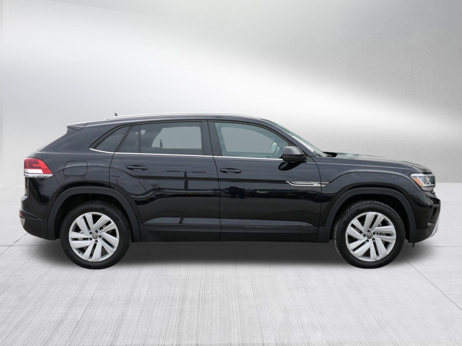 Certified 2023 Volkswagen Atlas Cross Sport SE image 8
