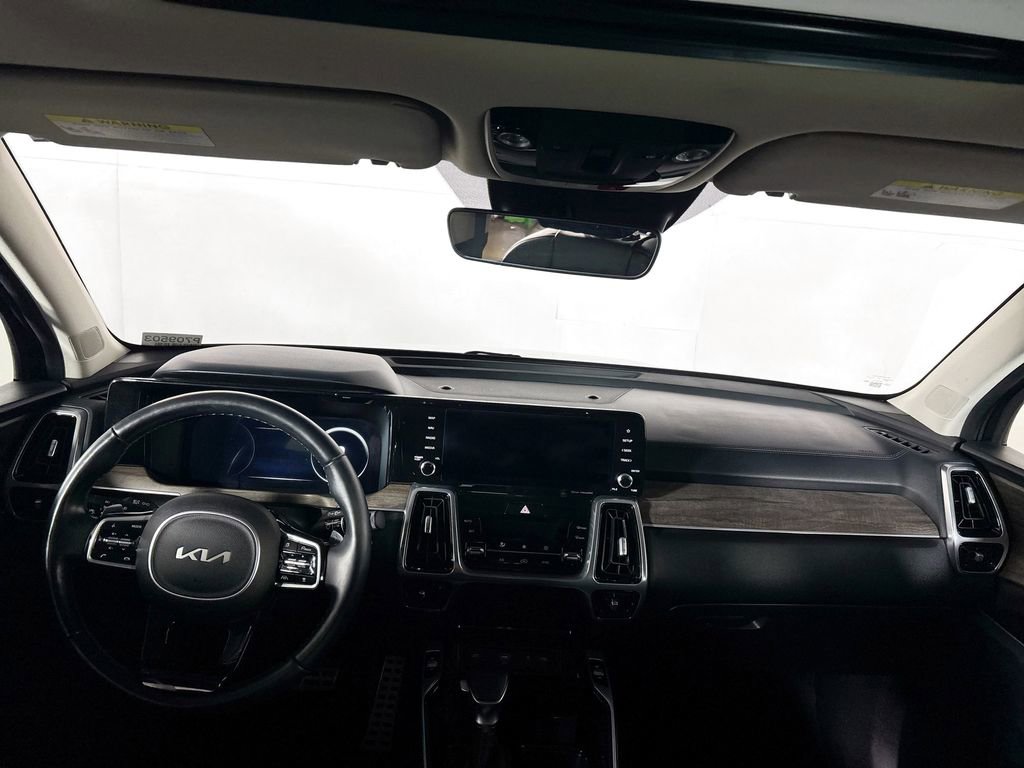 Used 2023 Kia Sorento SX Prestige image 12