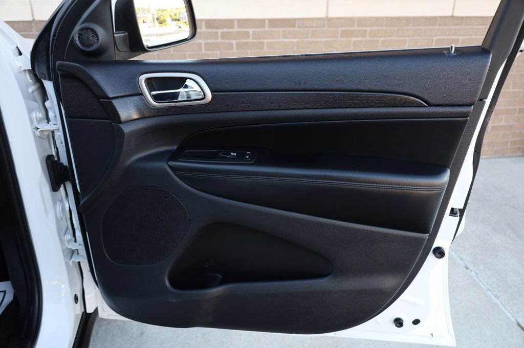 Used 2016 Jeep Grand Cherokee Laredo w/ Quick Order Package 23E image 26