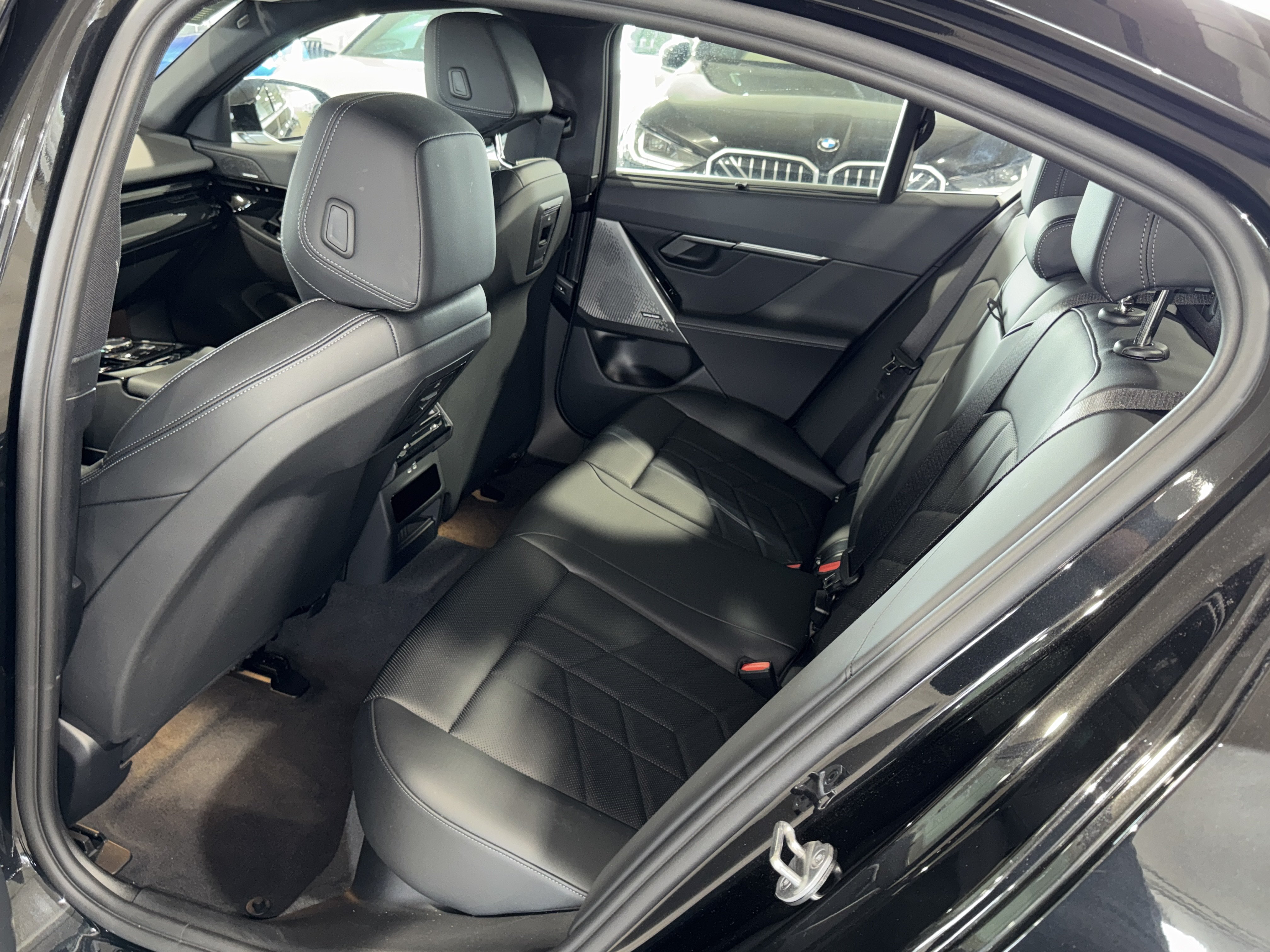 Used 2026 BMW 530i RWD image 14