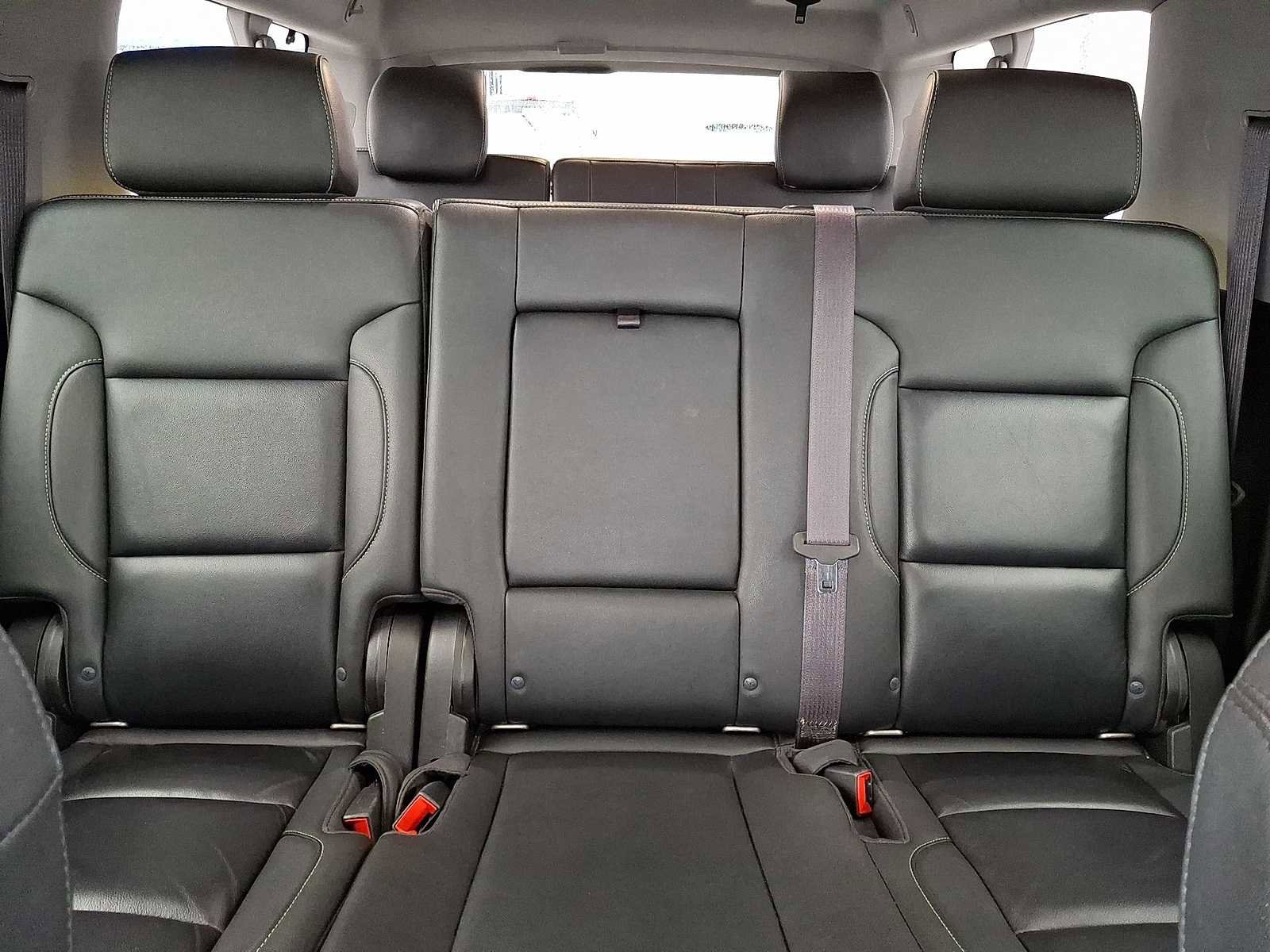 Used 2017 Chevrolet Suburban LT image 14