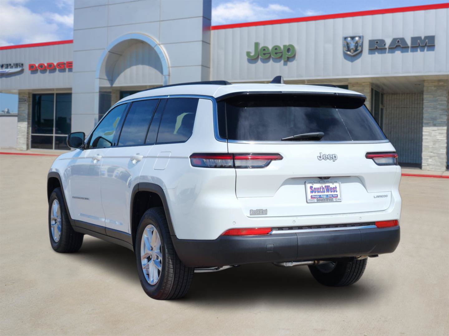 New 2026 Jeep Grand Cherokee L Laredo RWD image 4