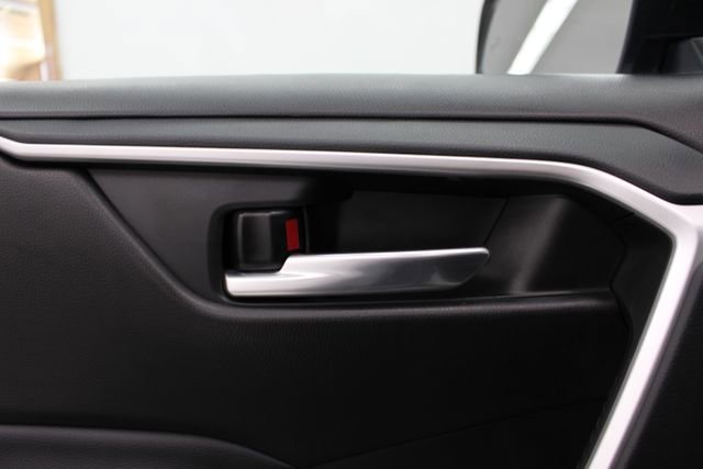 Used 2023 Toyota RAV4 XLE w/ Convenience Package image 32