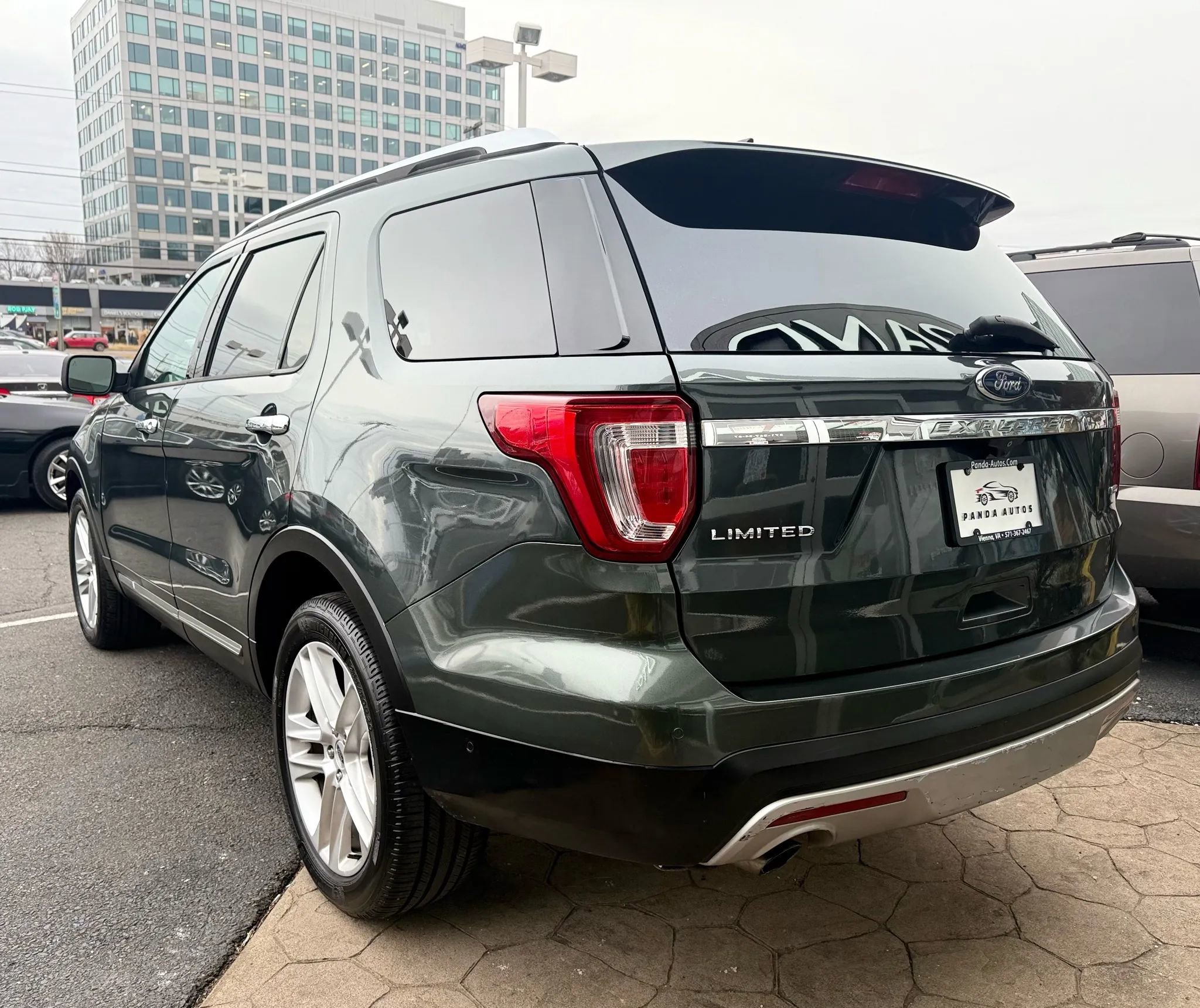 Used 2016 Ford Explorer Limited w/ Equipment Group 301A image 5