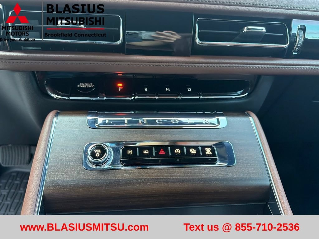Used 2025 Lincoln Aviator Reserve AWD/4WD image 21