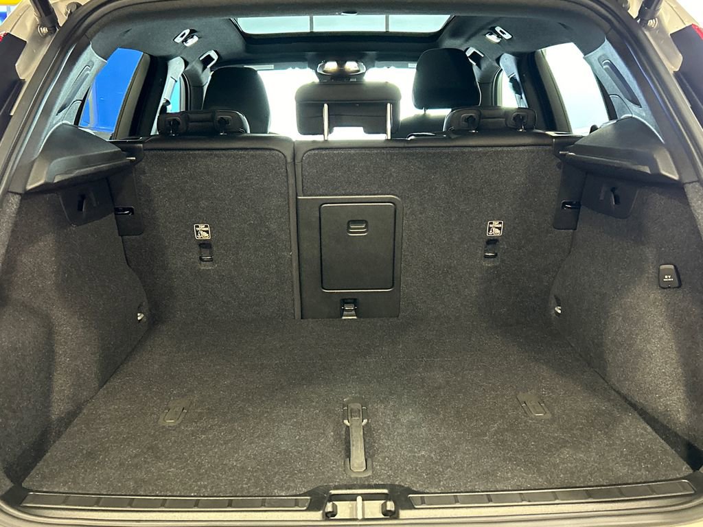 Certified 2023 Volvo XC40 Recharge Ultimate image 27