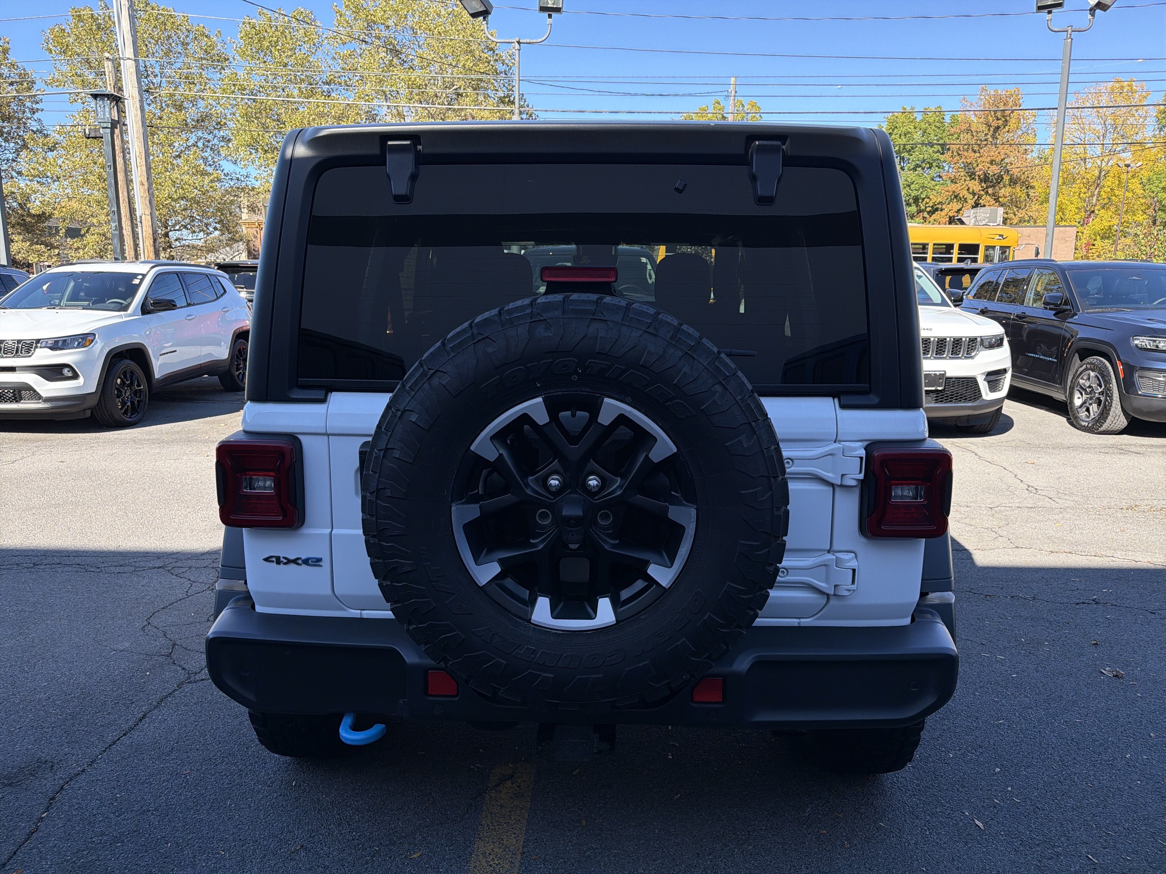 Used 2024 Jeep Wrangler Unlimited Rubicon 4xe w/ Technology Group AWD/4WD image 5