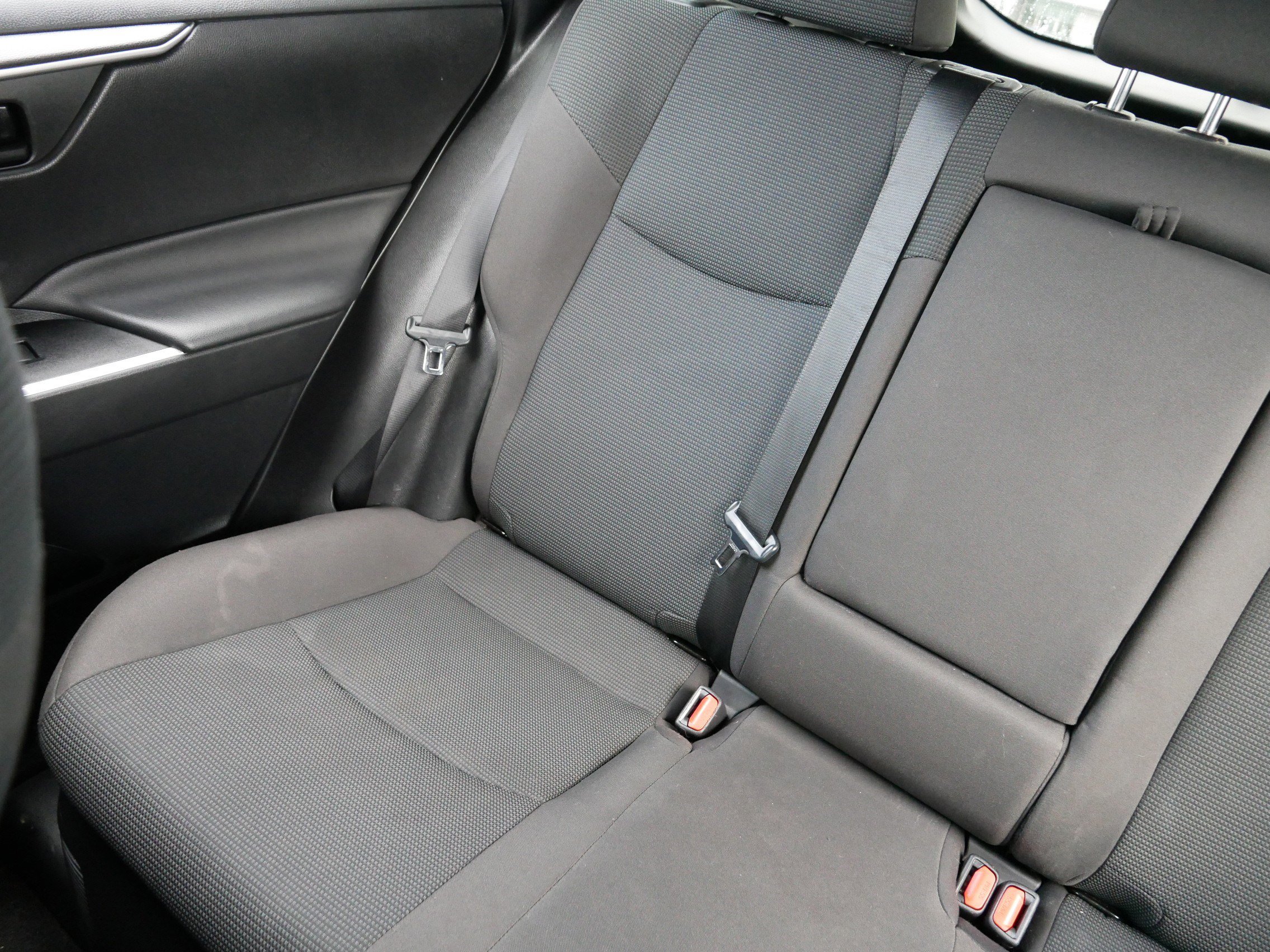 Used 2021 Toyota RAV4 LE image 12