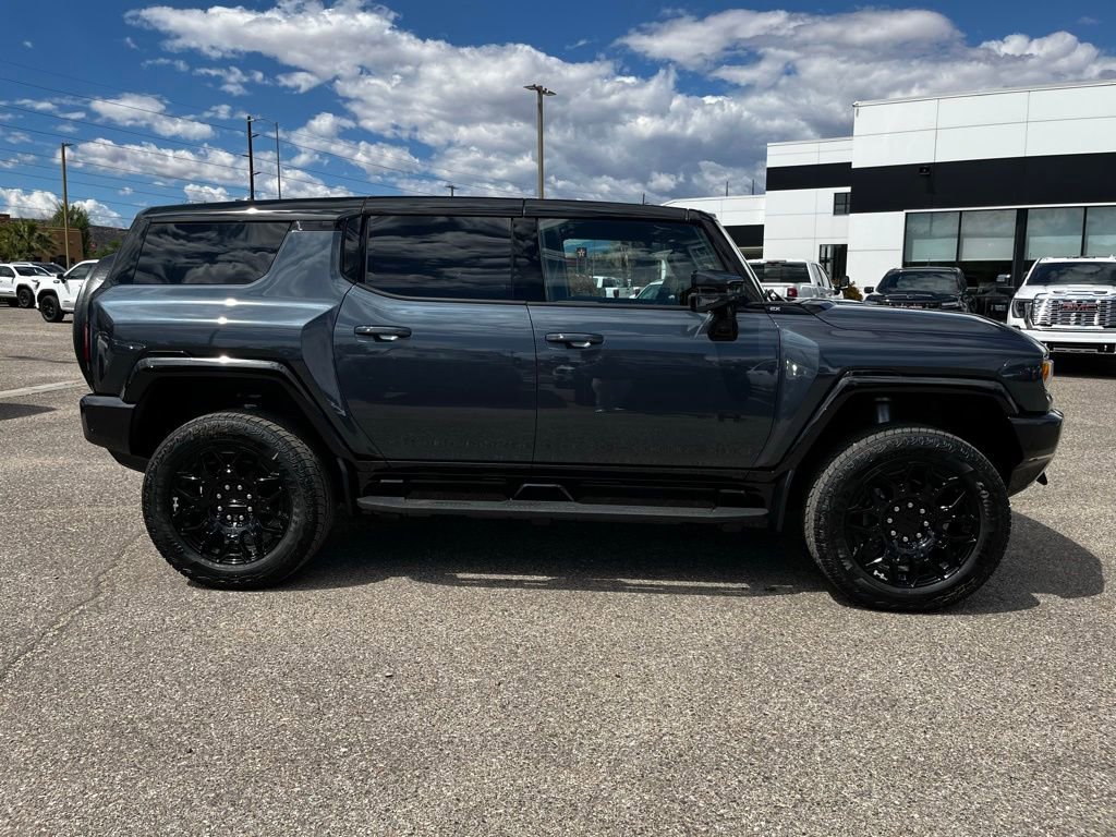 New 2025 GMC Hummer EV 2X w/ LPO, Dark Essentials Package AWD/4WD image 4