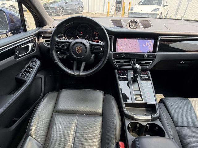 Certified 2024 Porsche Macan AWD/4WD image 6
