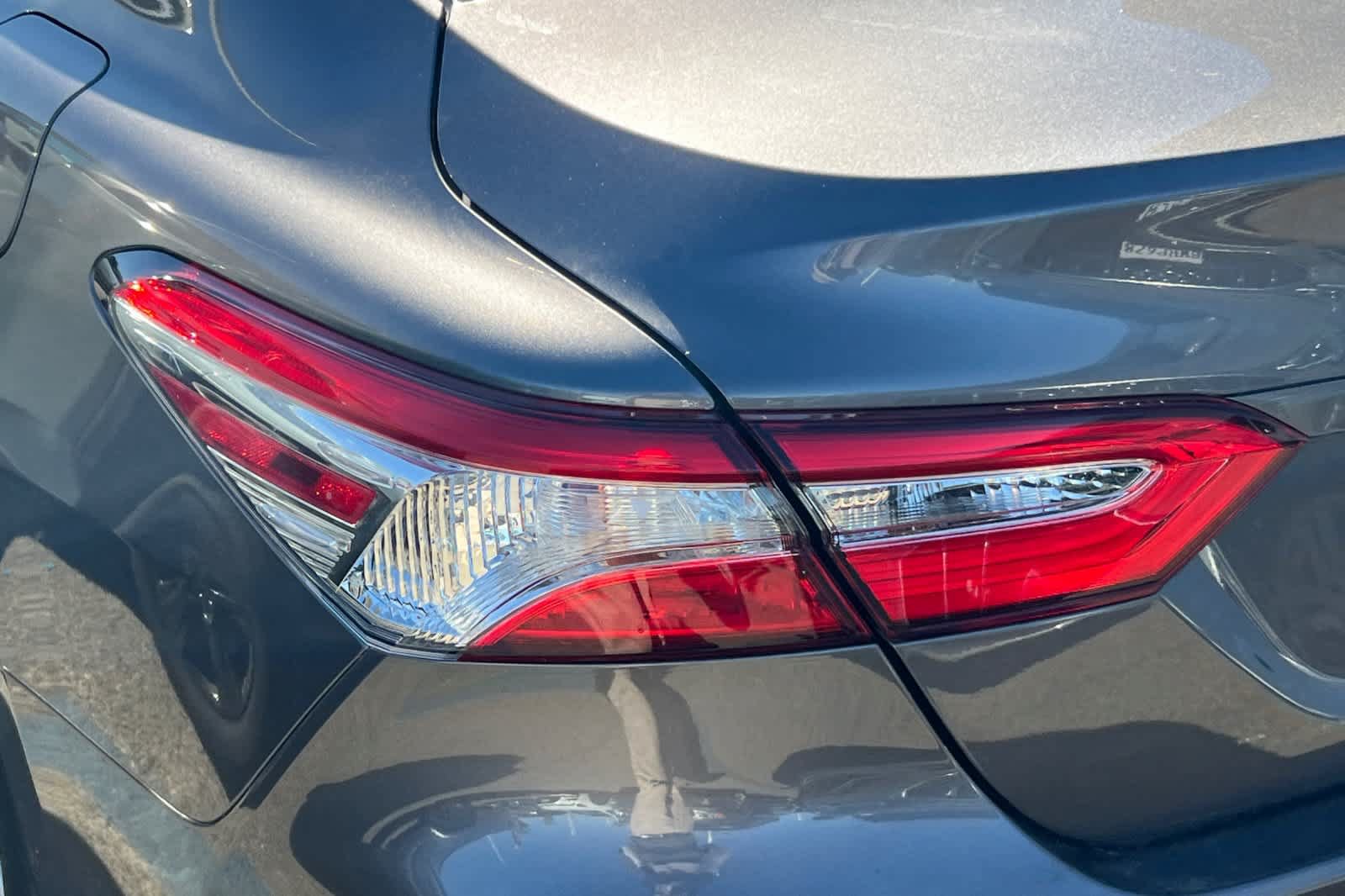 Used 2020 Toyota Camry LE w/ Convenience Package FWD image 20