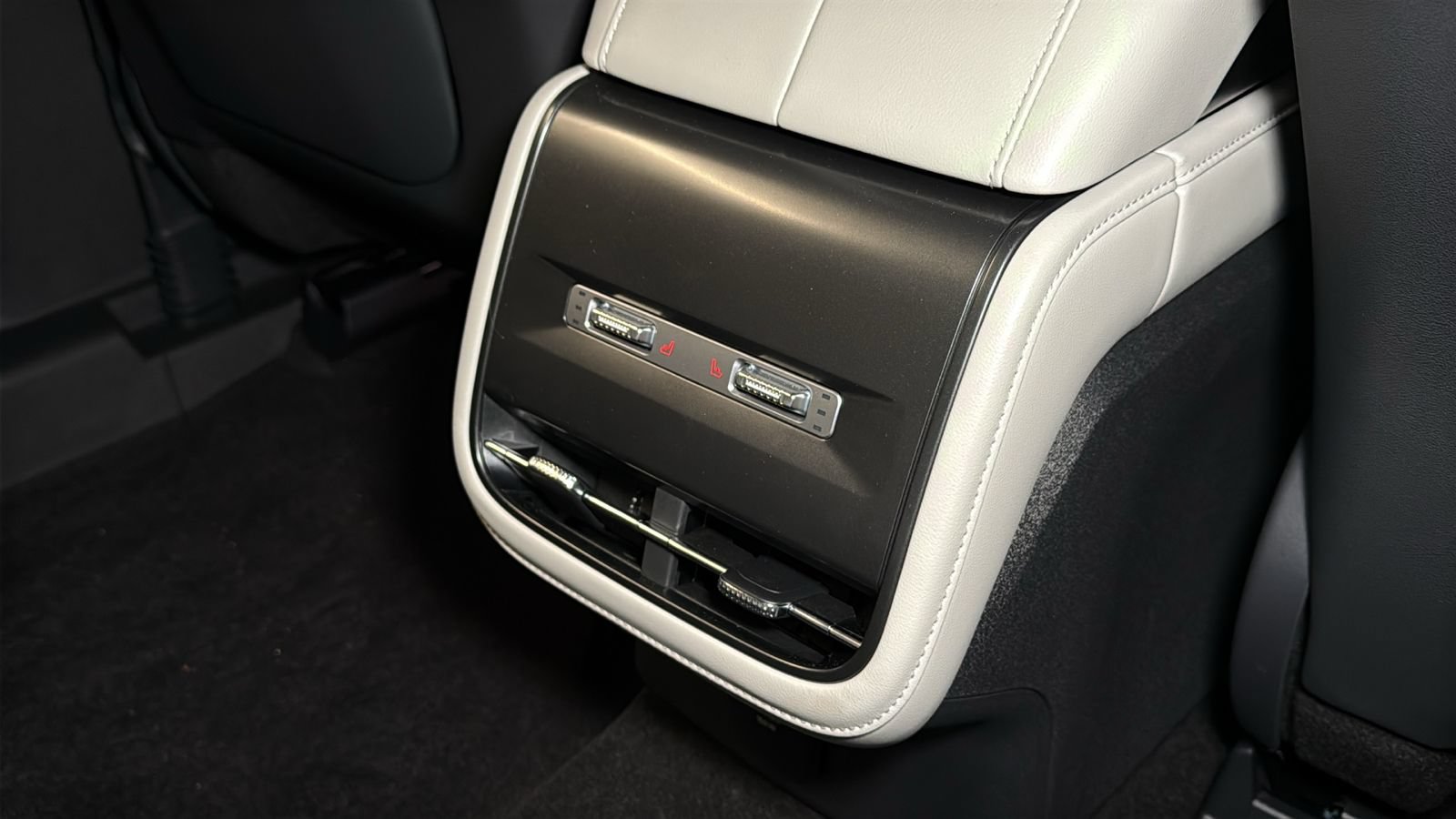 New 2026 Lincoln Nautilus Reserve AWD/4WD image 12