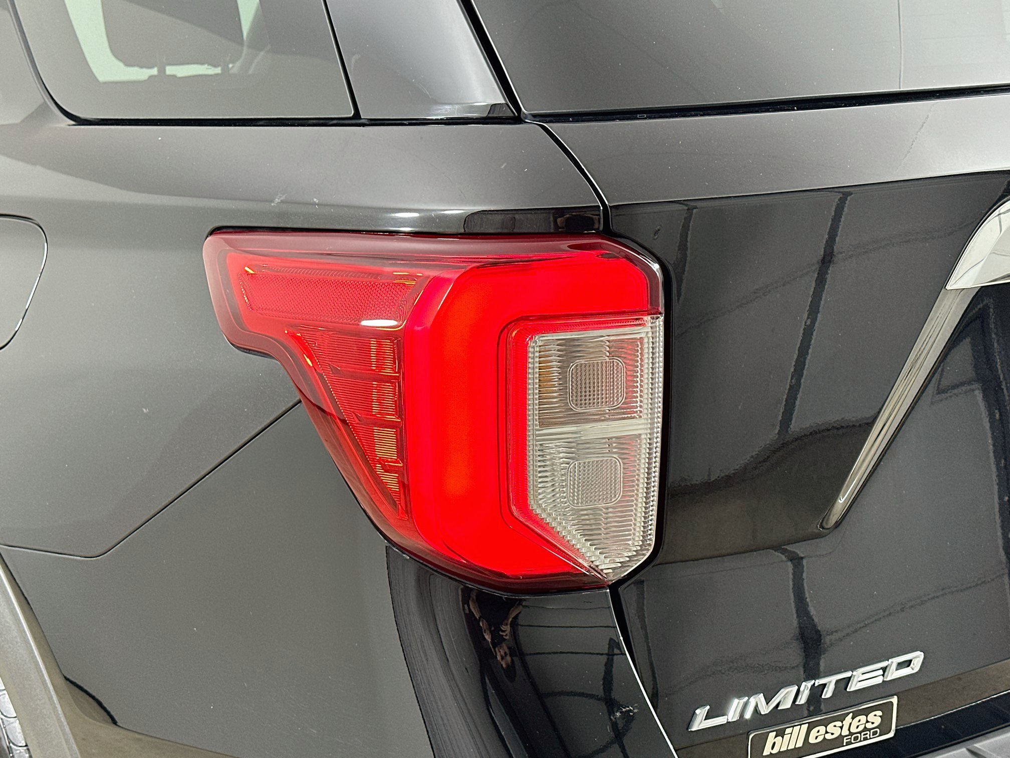 Used 2020 Ford Explorer Limited AWD/4WD image 12