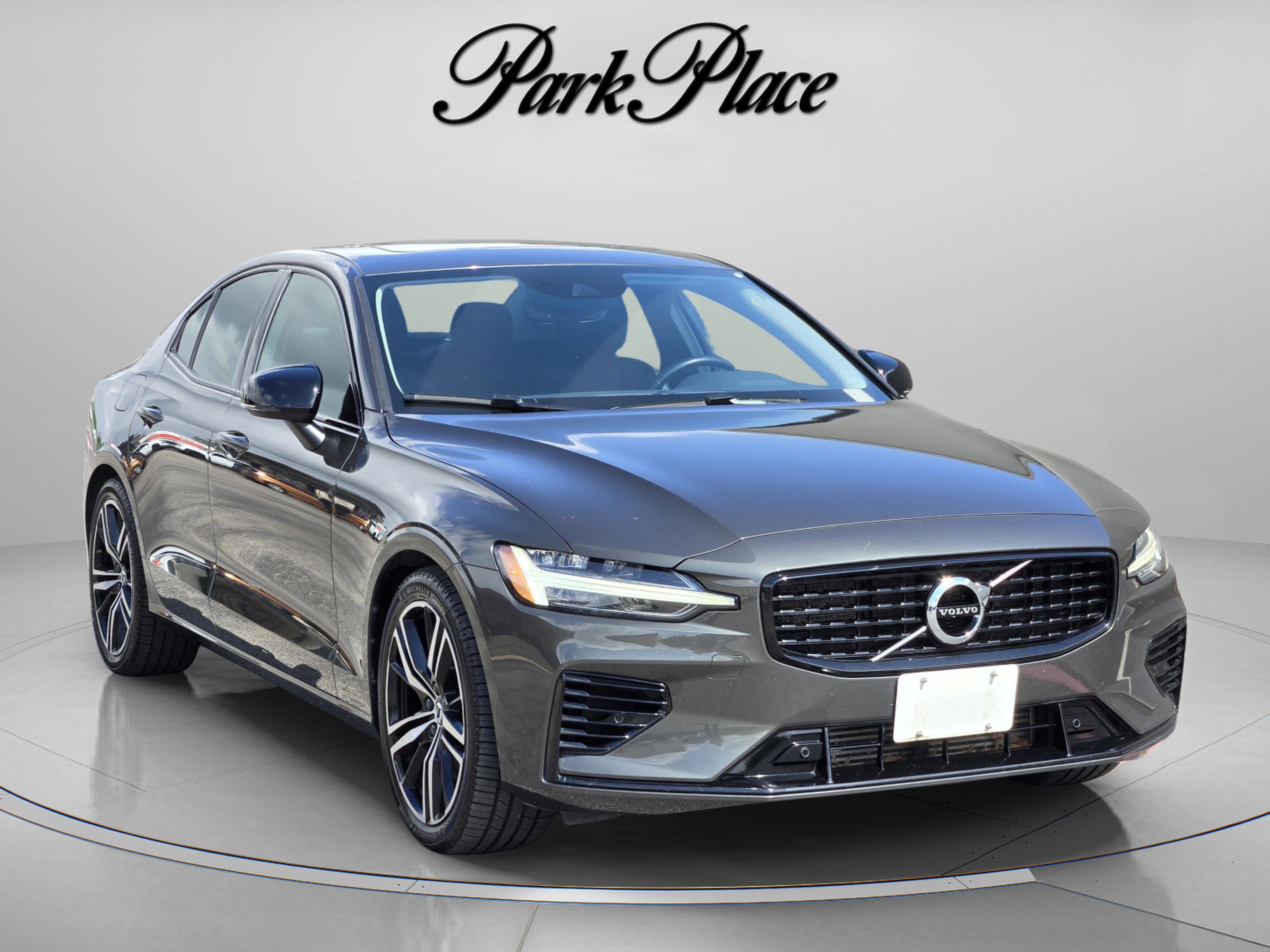 Used 2022 Volvo S60 T8 R-Design Expression w/ Premium Package image 8