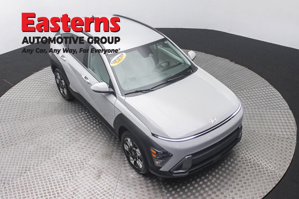 Used 2025 Hyundai Kona SEL FWD image 3
