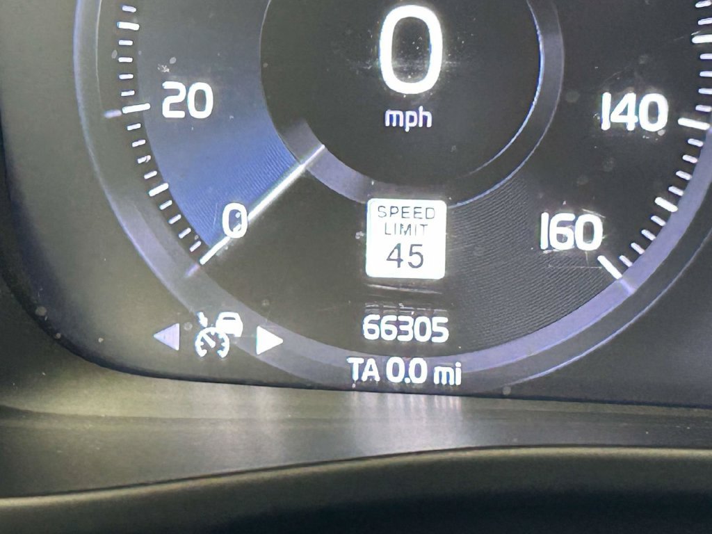 Used 2019 Volvo XC40 T5 Momentum AWD/4WD image 30