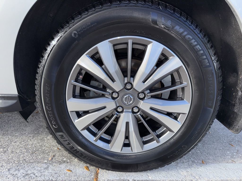 Used 2020 Nissan Pathfinder S FWD image 35
