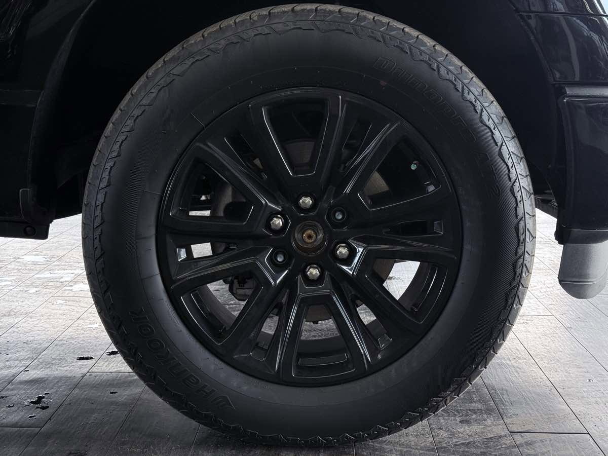 Used 2025 Ford F150 Platinum w/ FX4 Off-Road Package image 40