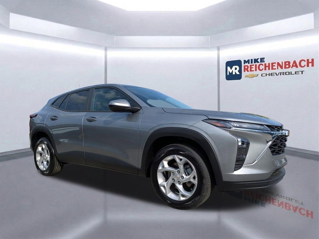 Used 2025 Chevrolet Trax LS w/ LS Convenience Package video 2