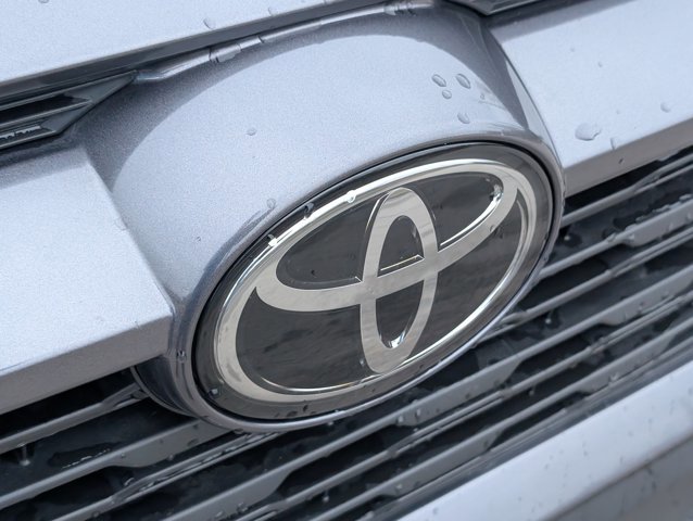 Used 2024 Toyota RAV4 LE image 5