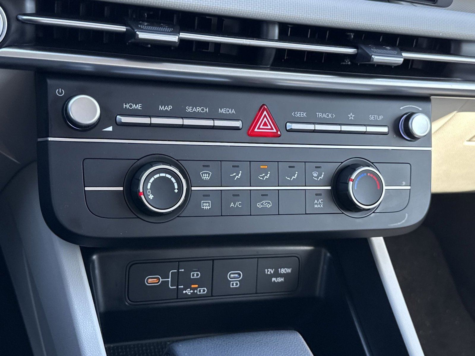 Certified 2025 Hyundai Tucson SE FWD image 20
