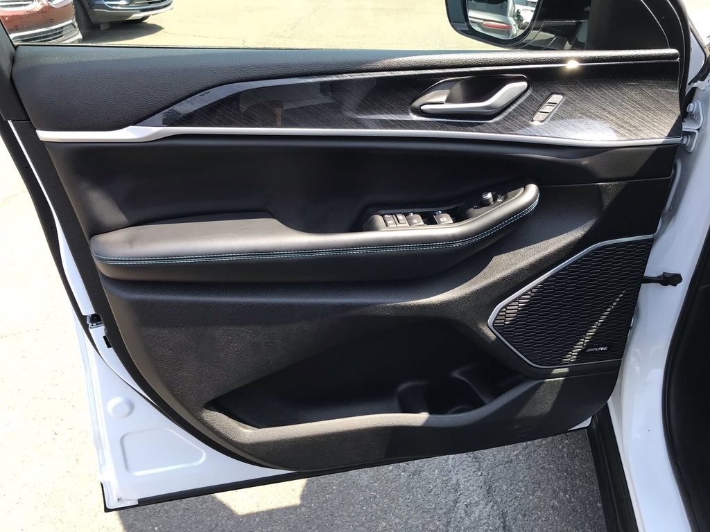 Used 2023 Jeep Grand Cherokee Trailhawk AWD/4WD image 10