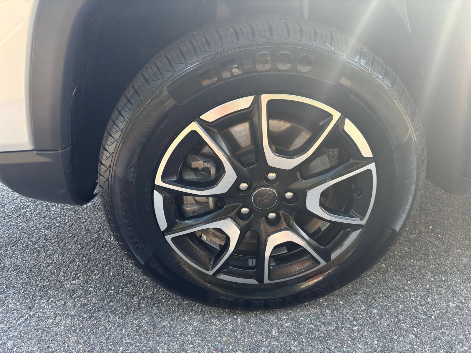 Used 2025 Jeep Compass Trailhawk AWD/4WD image 25