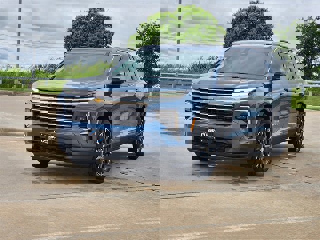 New 2025 Chevrolet Traverse LT w/ Enhanced Driving Package image 3