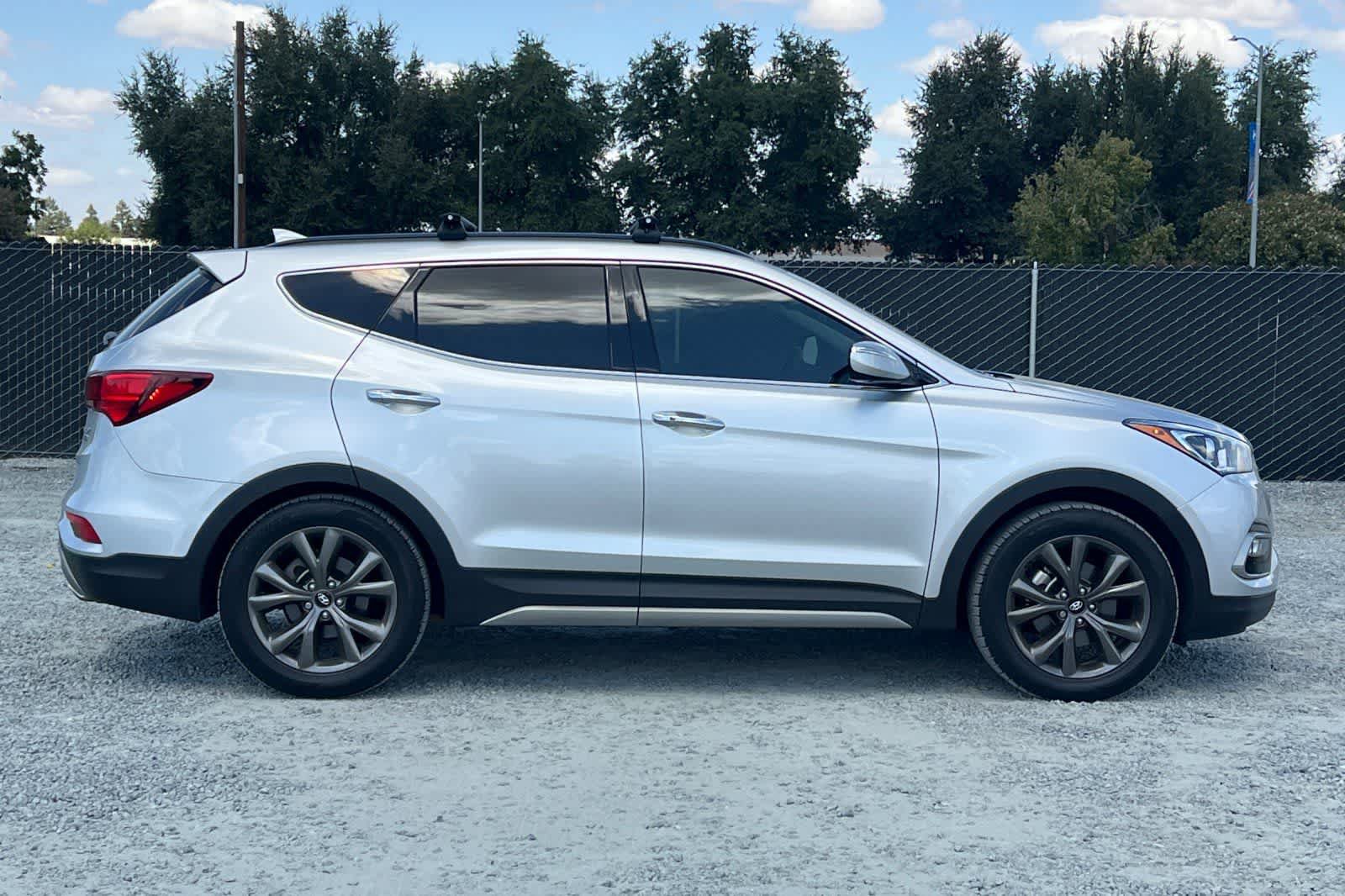 Used 2018 Hyundai Santa Fe Sport w/ 2.0T Ultimate Tech Package 05 FWD image 9