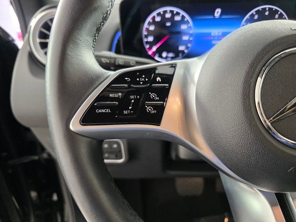 Certified 2025 Mercedes-Benz GLB 250 image 18