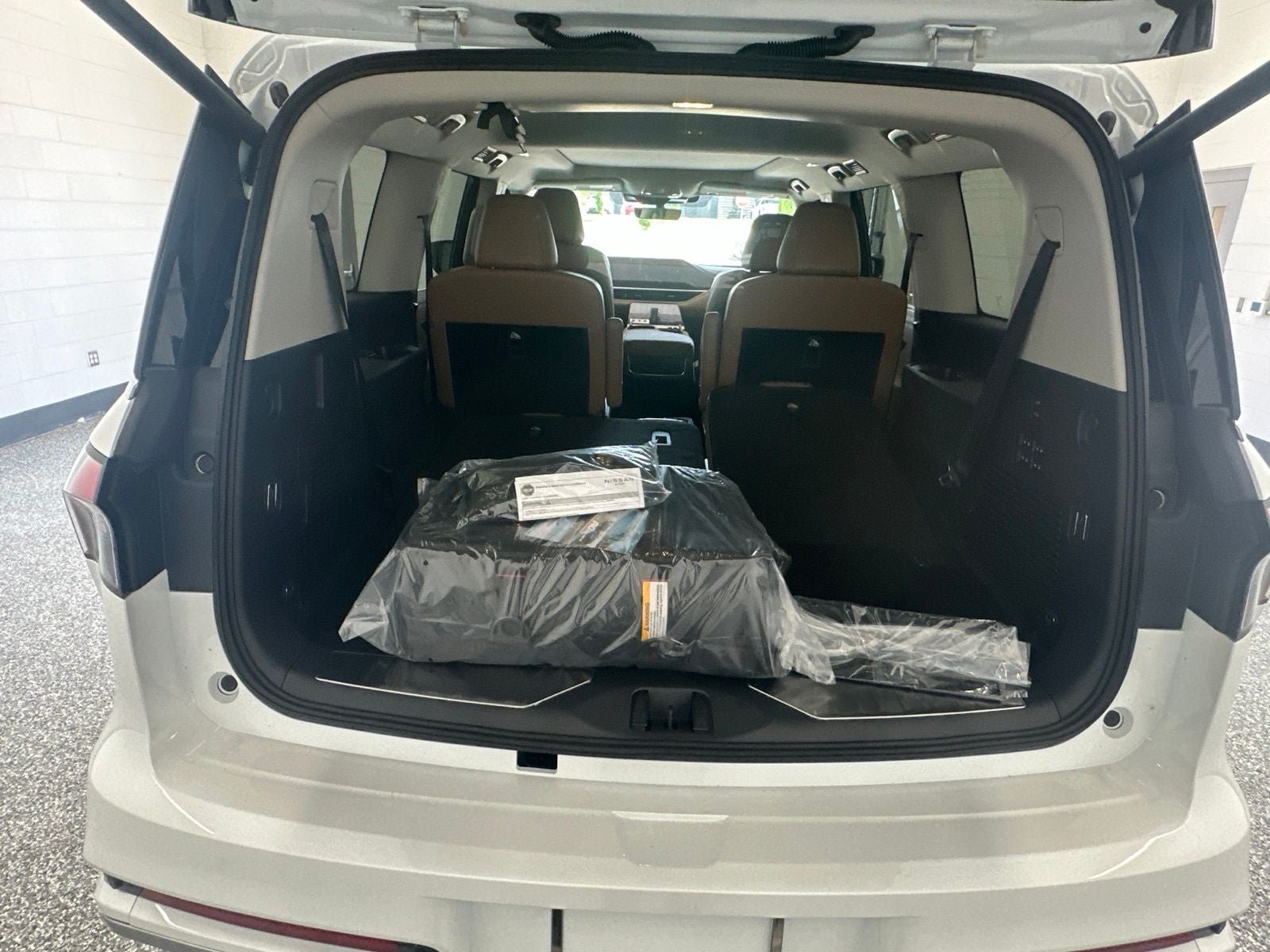 New 2027 INFINITI QX80 Luxe w/ Cargo Package AWD/4WD image 12