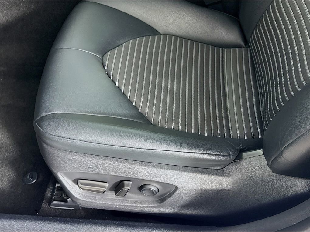 Used 2020 Toyota Camry SE FWD image 24