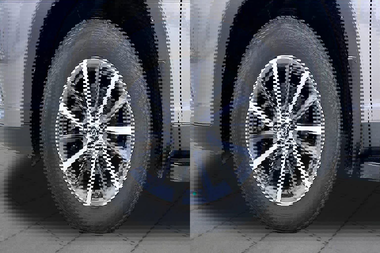 Used 2019 Toyota Highlander XLE image 11