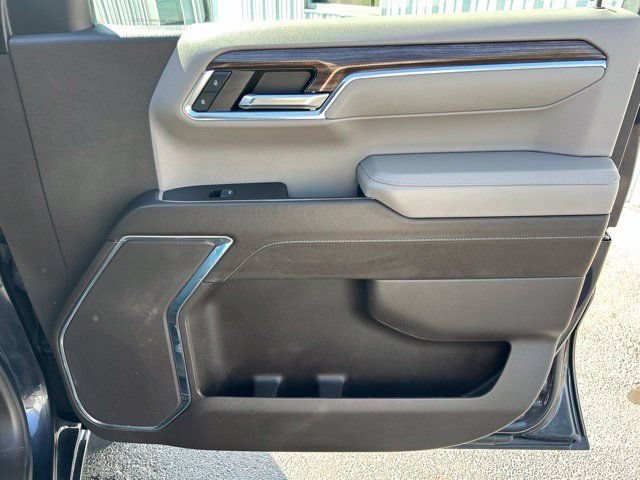 Used 2023 Chevrolet Silverado 1500 LT w/ Protection Package AWD/4WD image 48