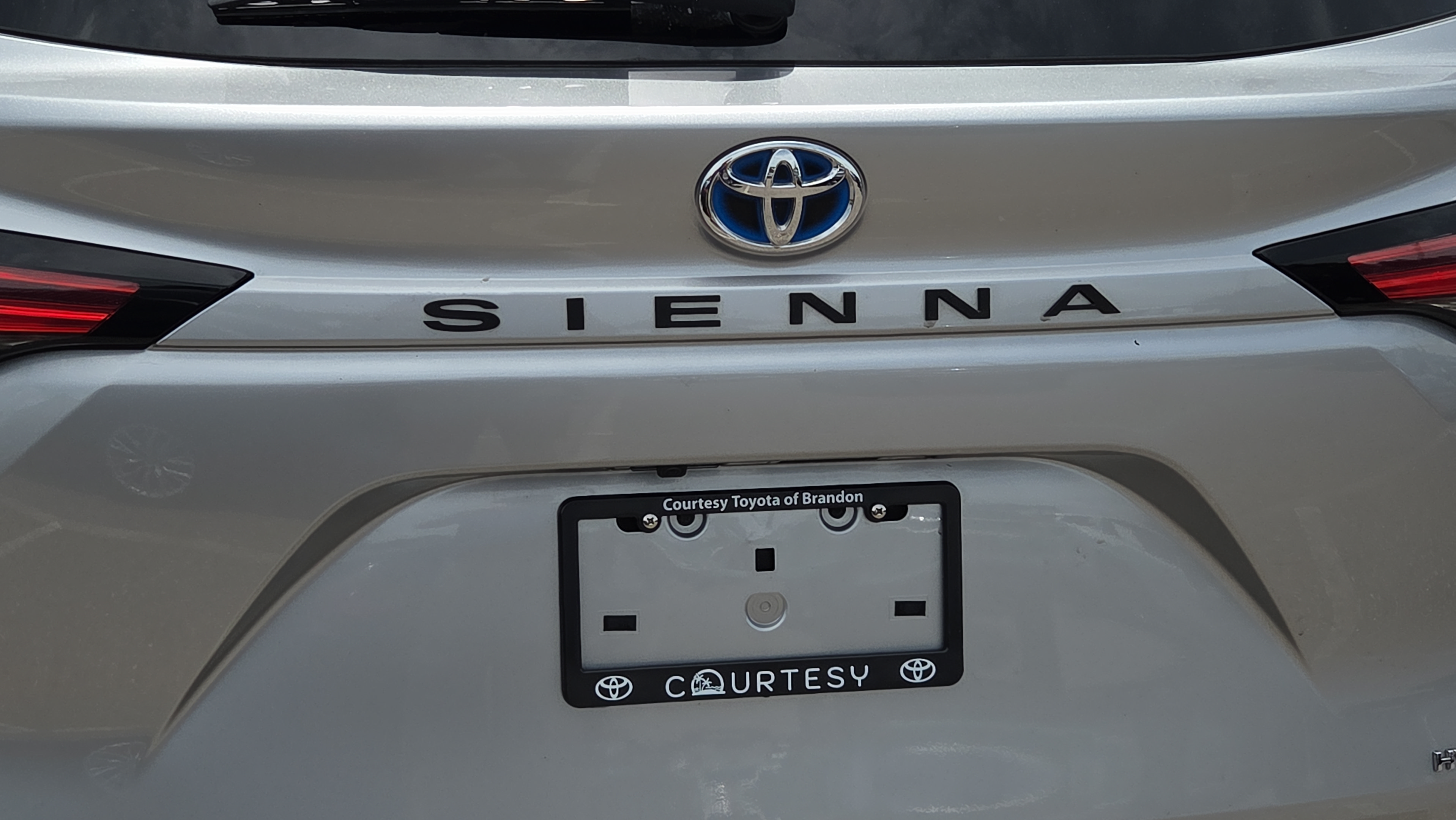 Certified 2021 Toyota Sienna XLE FWD image 30