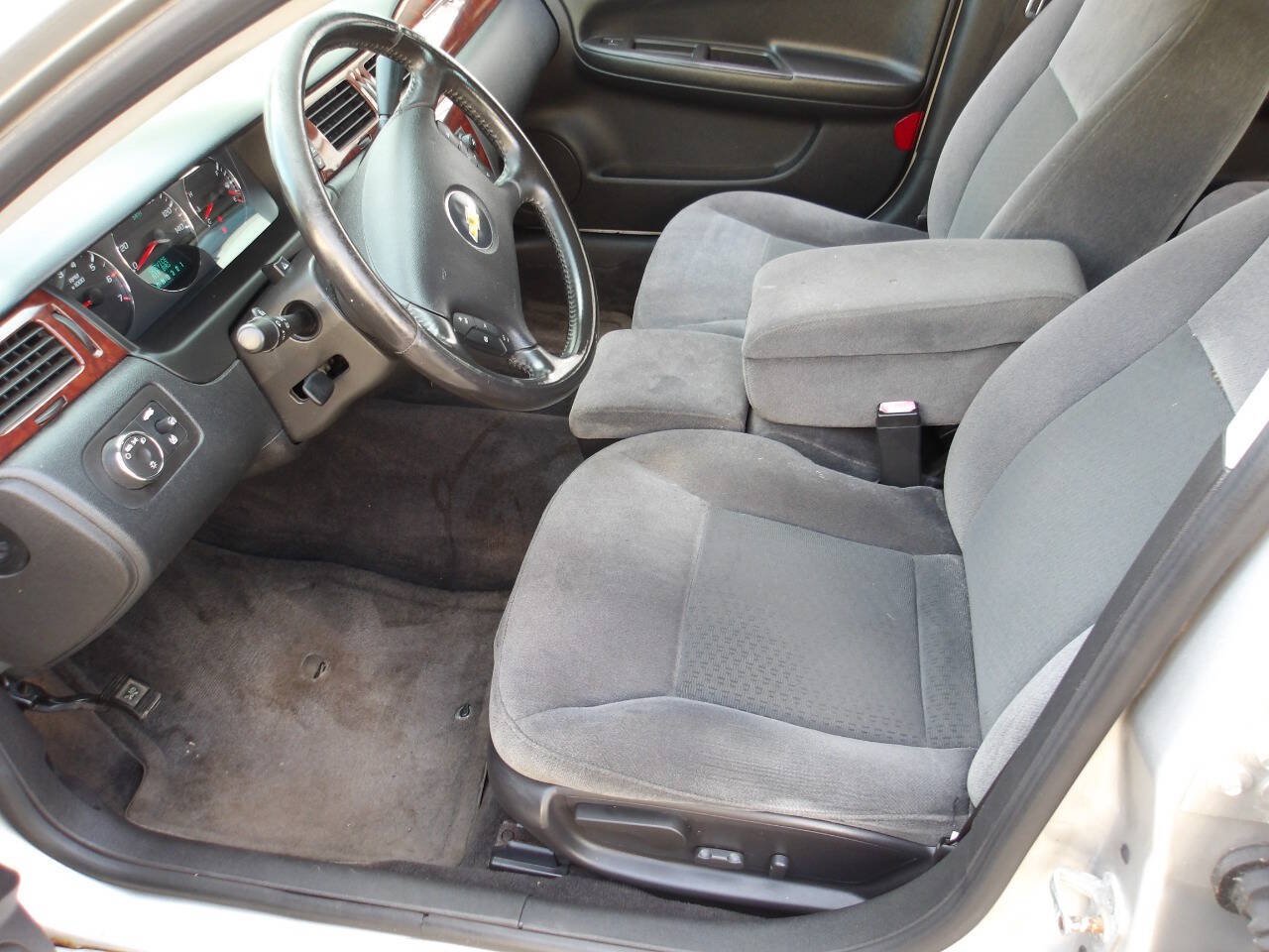 Used 2007 Chevrolet Impala LT w/ Preferred Equipment Group FWD image 5