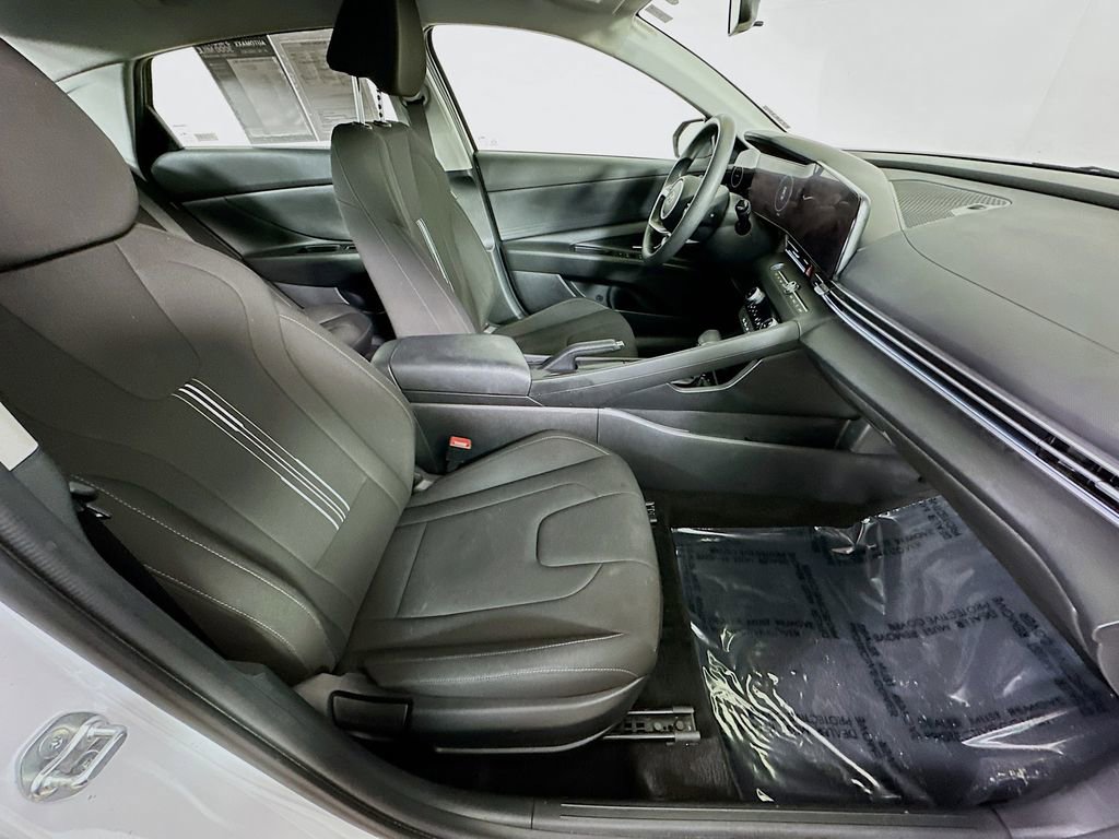 Used 2024 Hyundai Elantra SEL image 12