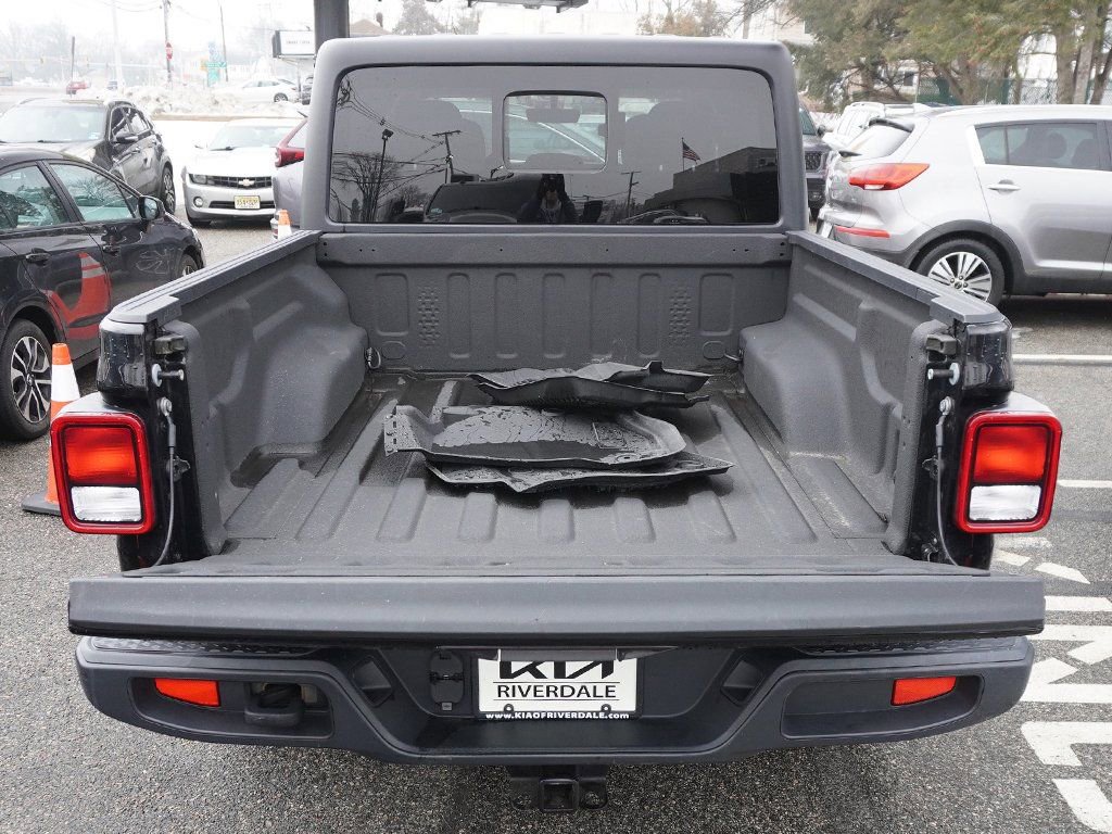 Used 2022 Jeep Gladiator Sport image 14