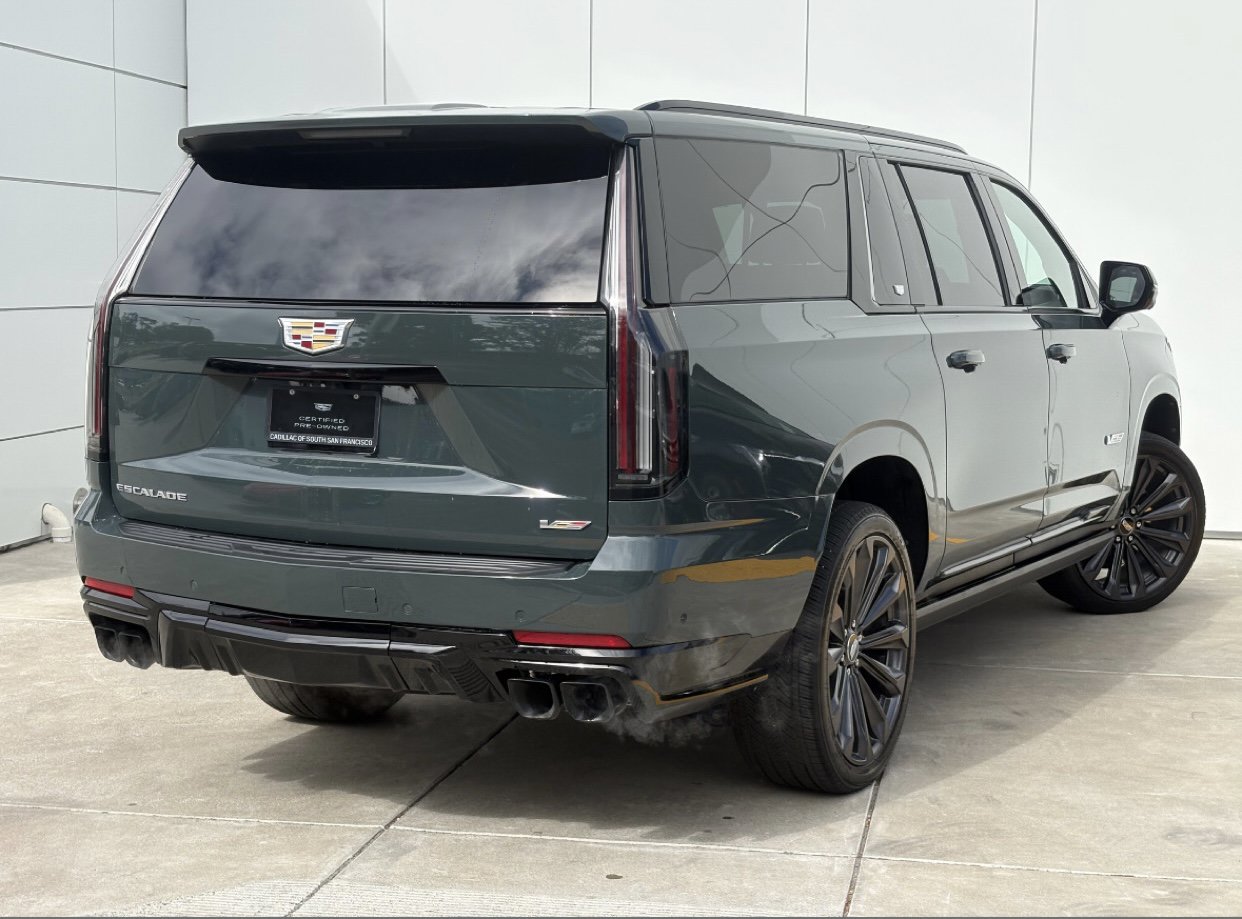 Used 2025 Cadillac Escalade ESV V AWD/4WD image 7