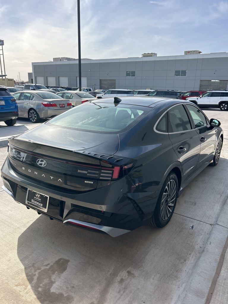 New 2026 Hyundai Sonata Limited FWD image 4