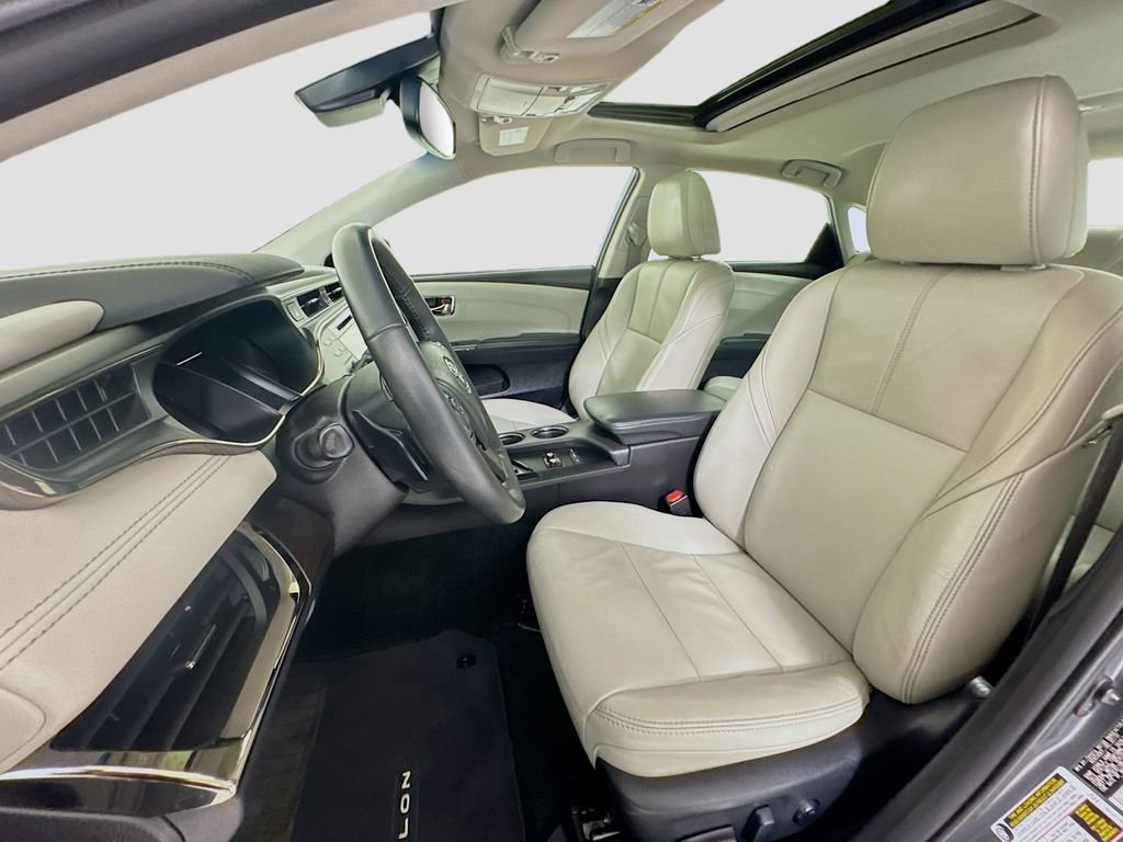 Used 2018 Toyota Avalon XLE Premium w/ Carpet Mat Package image 11