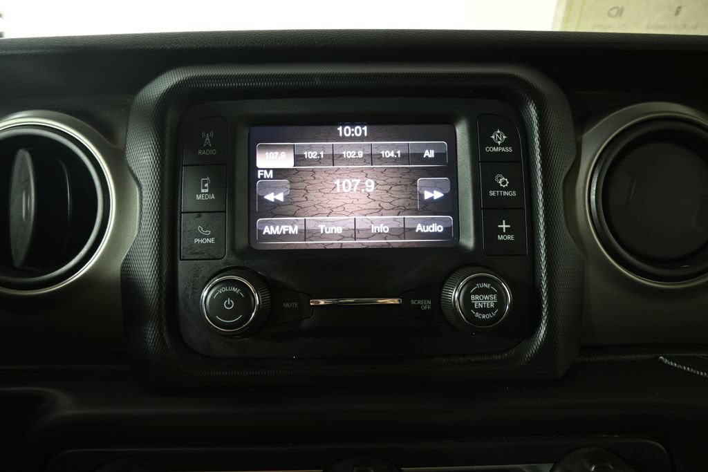 Used 2020 Jeep Wrangler Sport AWD/4WD image 25