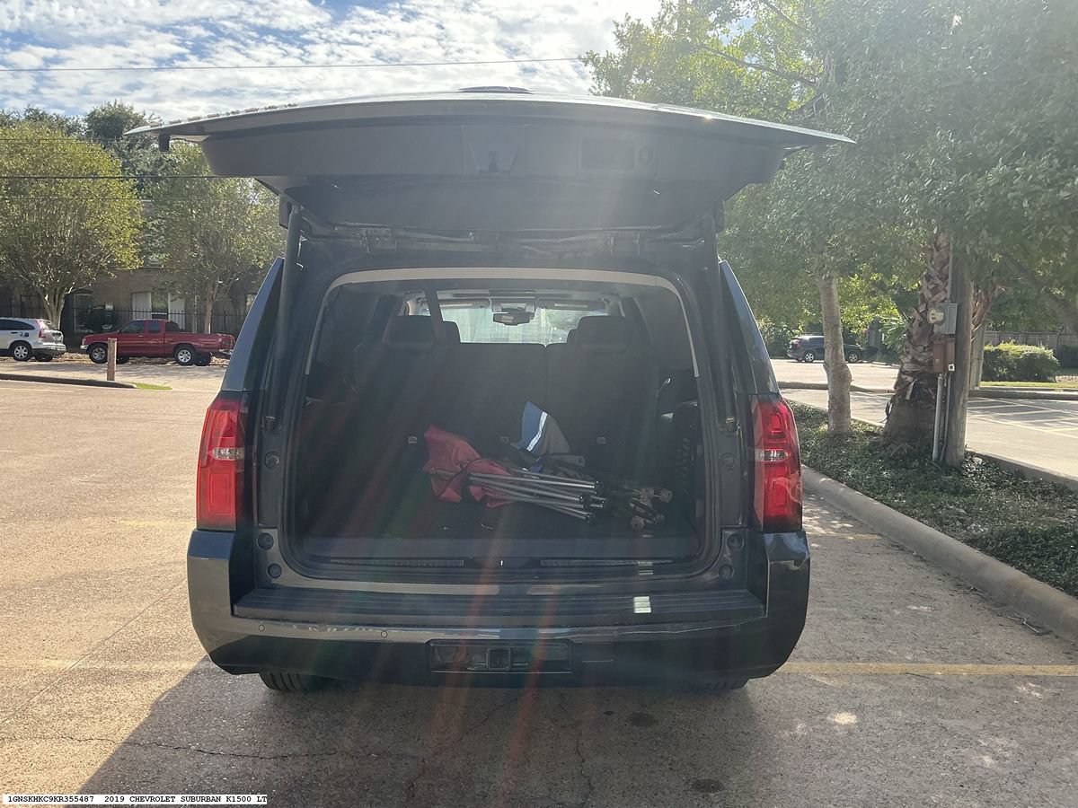 Used 2019 Chevrolet Suburban LT AWD/4WD image 10