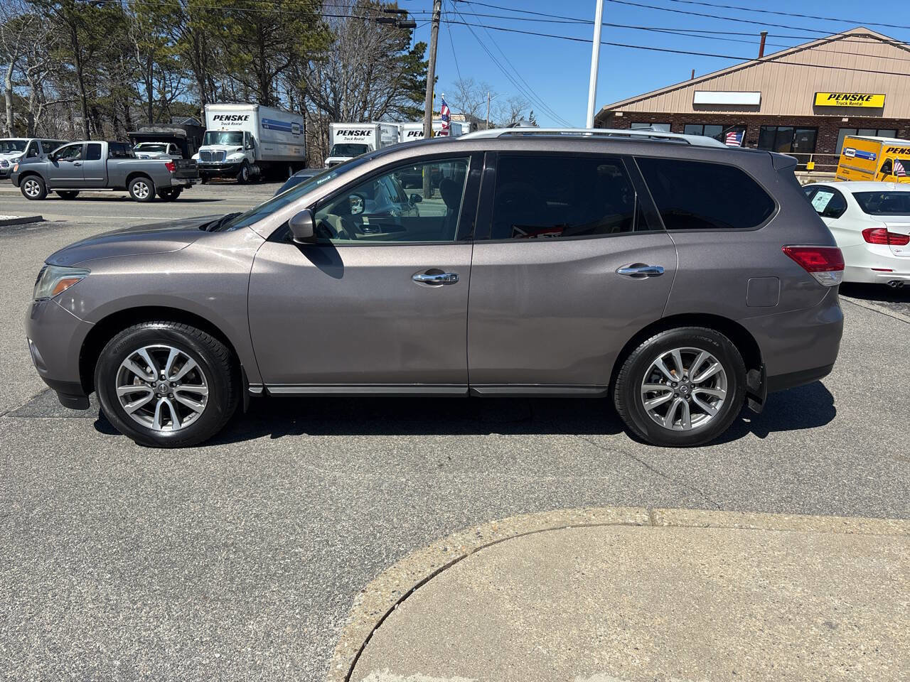 Used 2013 Nissan Pathfinder S AWD/4WD image 6