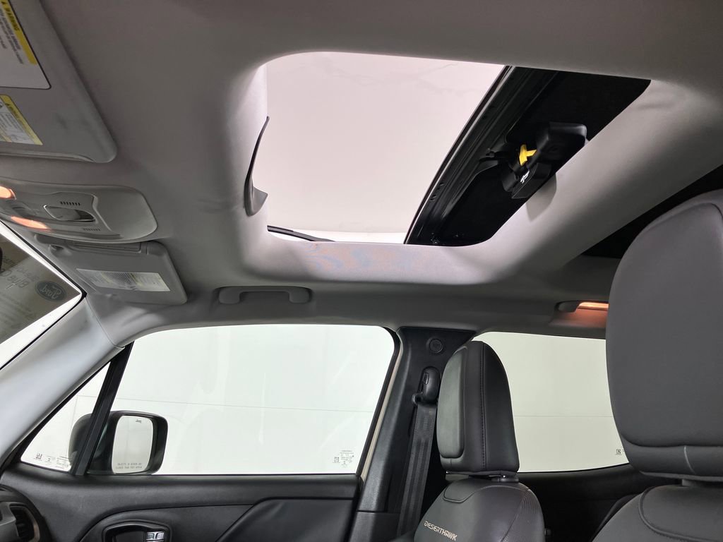 Used 2017 Jeep Renegade Trailhawk image 33